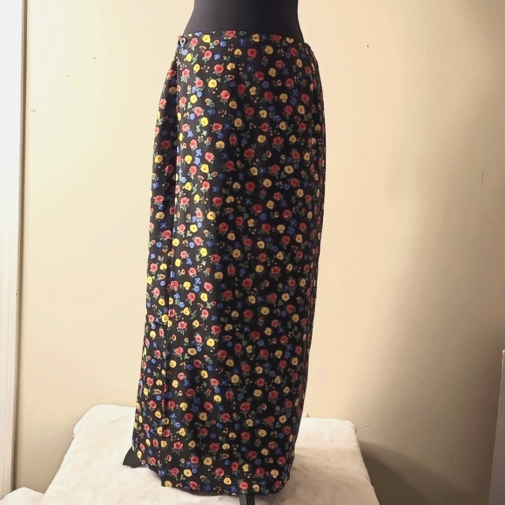 Vintage reversible Wrap dark floral full-length  skirt. Cottagecore whimsigoth